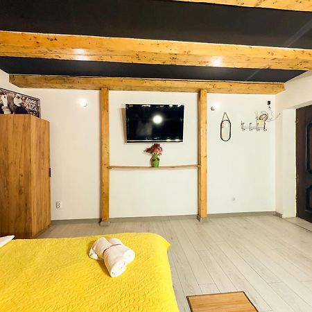 Venus Central Lux Studio Craiova Bagian luar foto