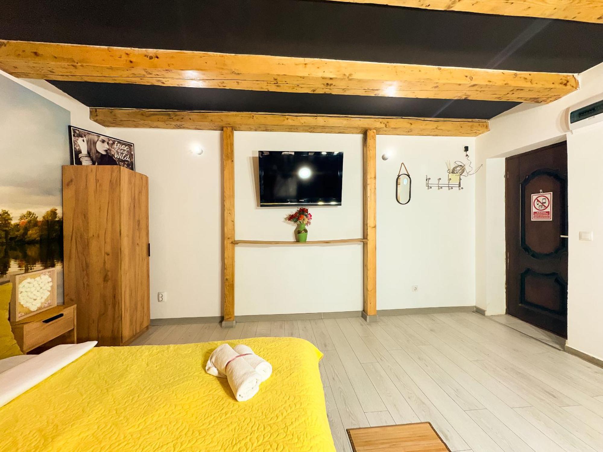 Venus Central Lux Studio Craiova Bagian luar foto