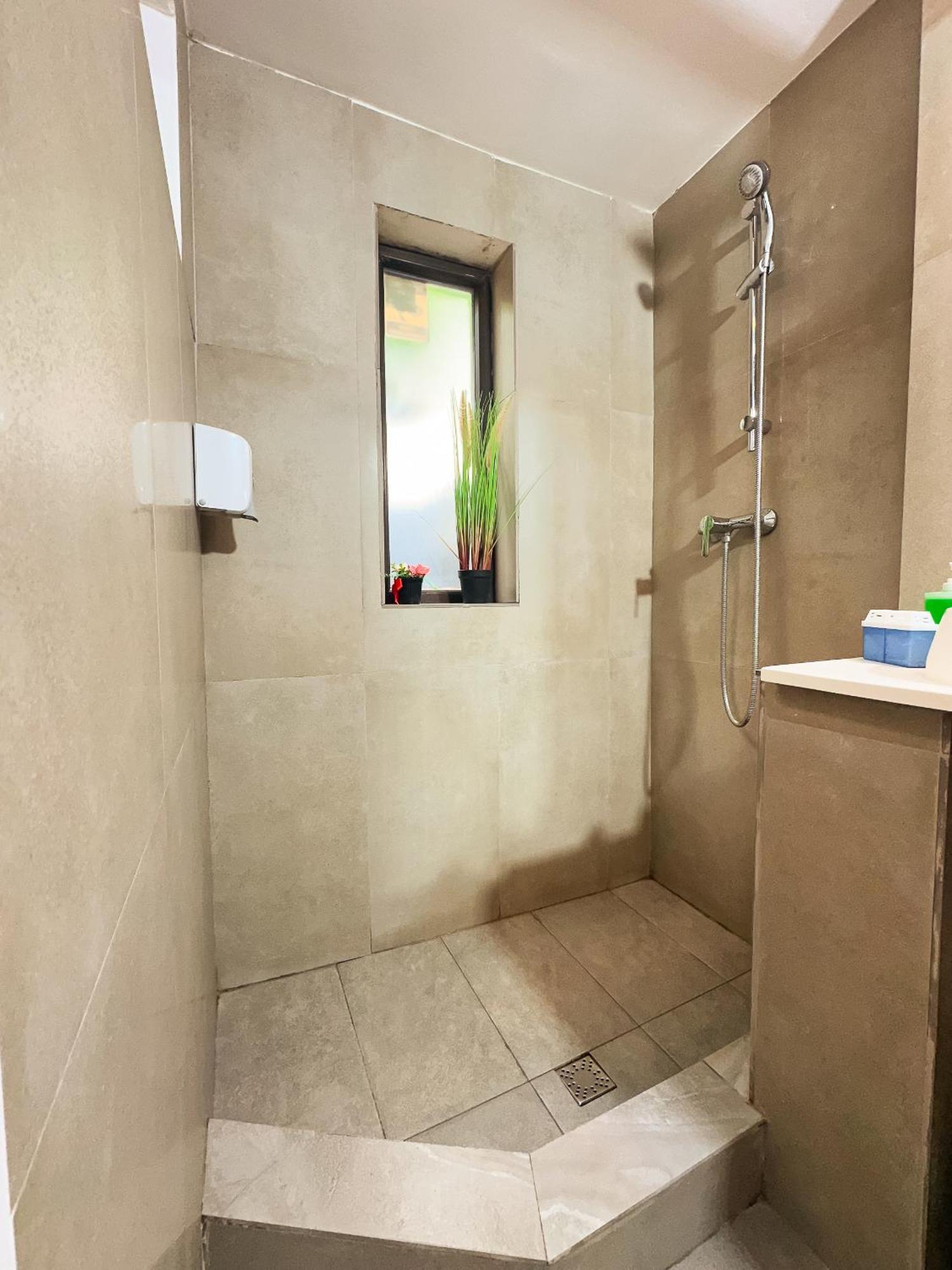 Venus Central Lux Studio Craiova Bagian luar foto